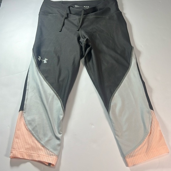 Women’s Under Arm-our Capri Leggings size medium - Picture 1 of 8